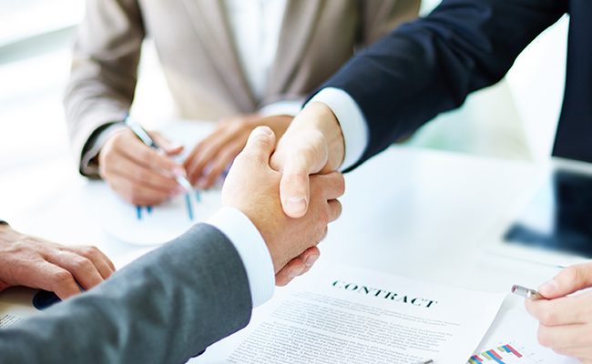 Differences Between A Business Partnership & A Company